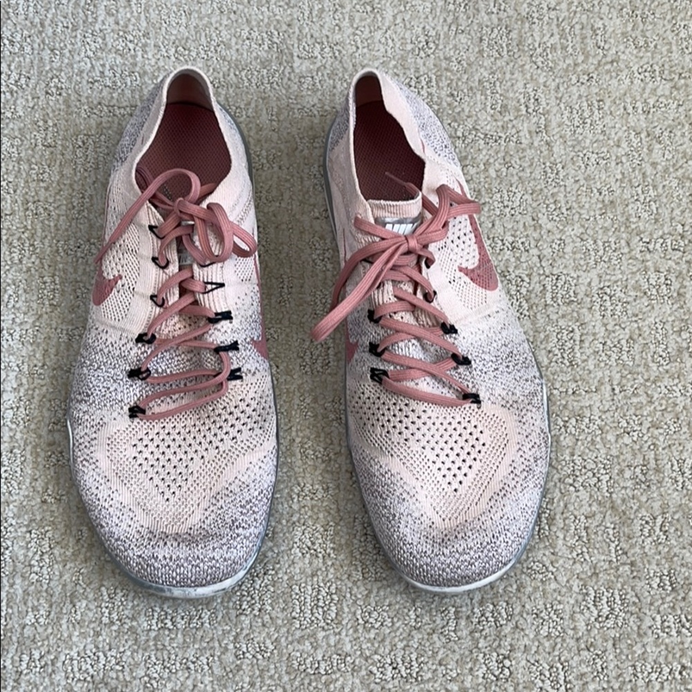 Nike women’s Nike free shoe.